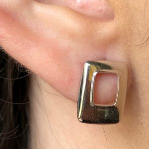 Brinco Pequeno Retangular Banhado em Ródio Branco