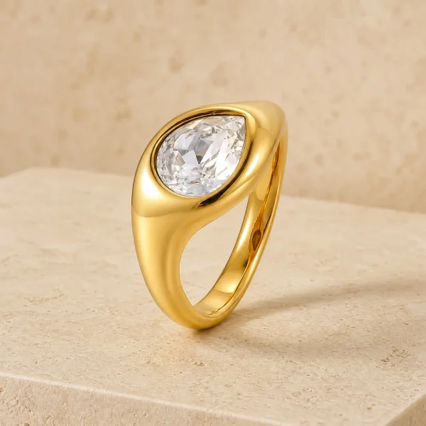 Anel Gota Banhado a Ouro 18K com Zircônia - Design Geométrico de Luxo