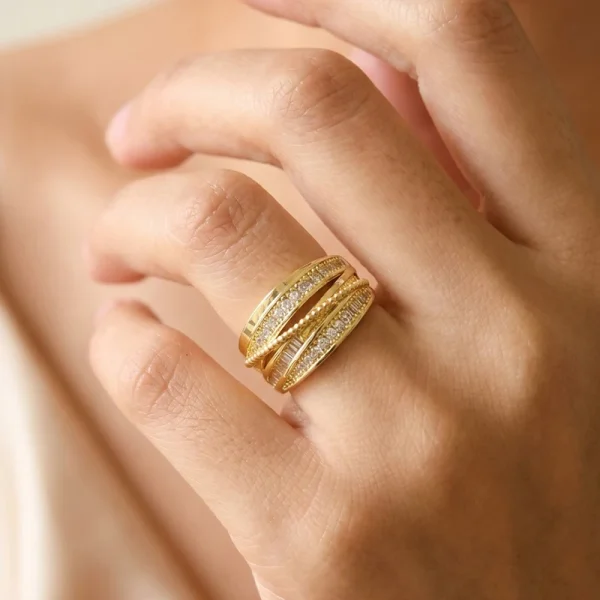 Anel Cruzado Largo com Micro Zircônias - Banhado a ouro 14K - Estilo Vintage e Luxo